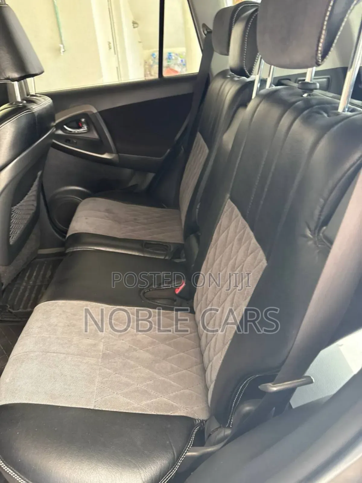 Toyota RAV4 2010 Brown