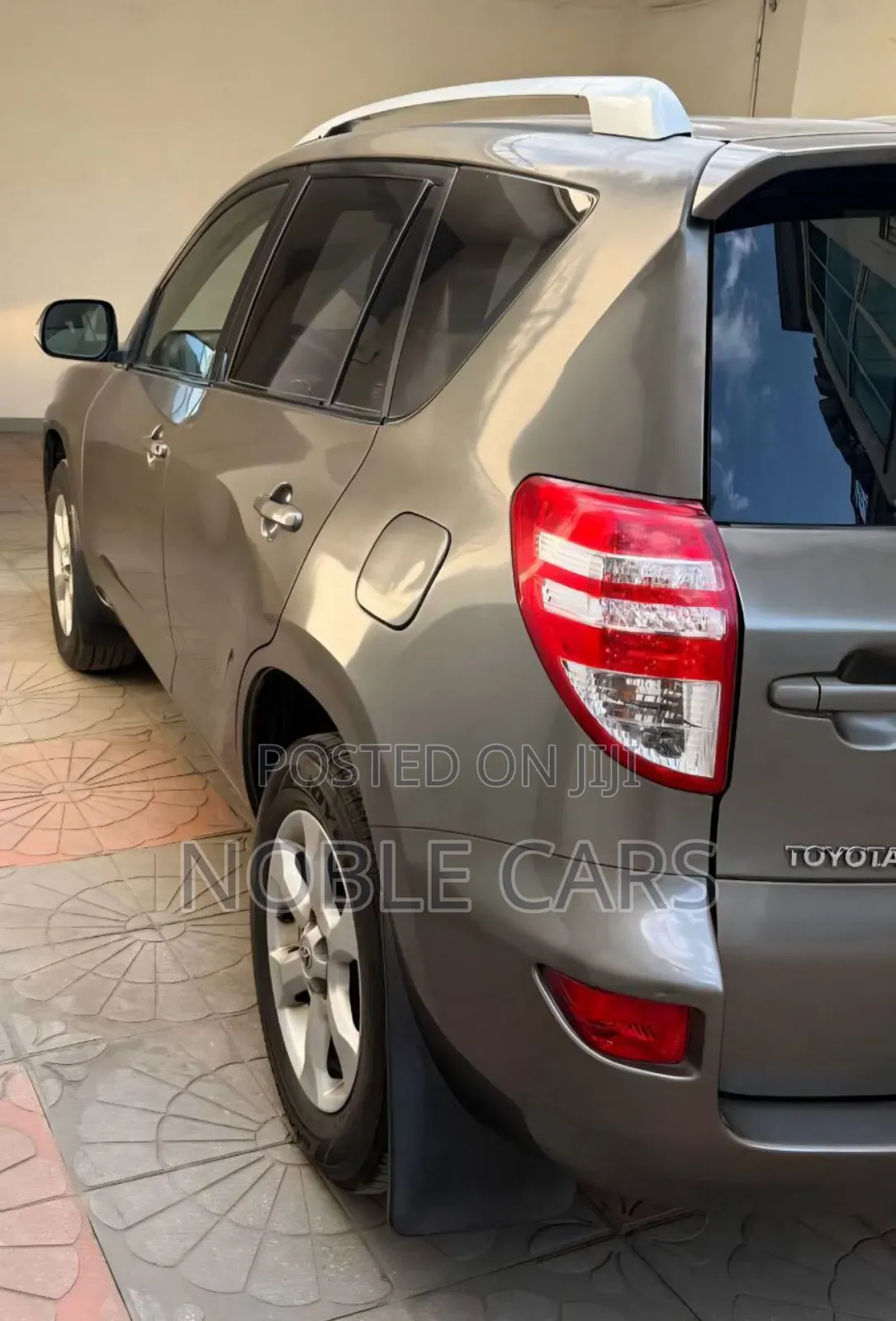 Toyota RAV4 2010 Brown