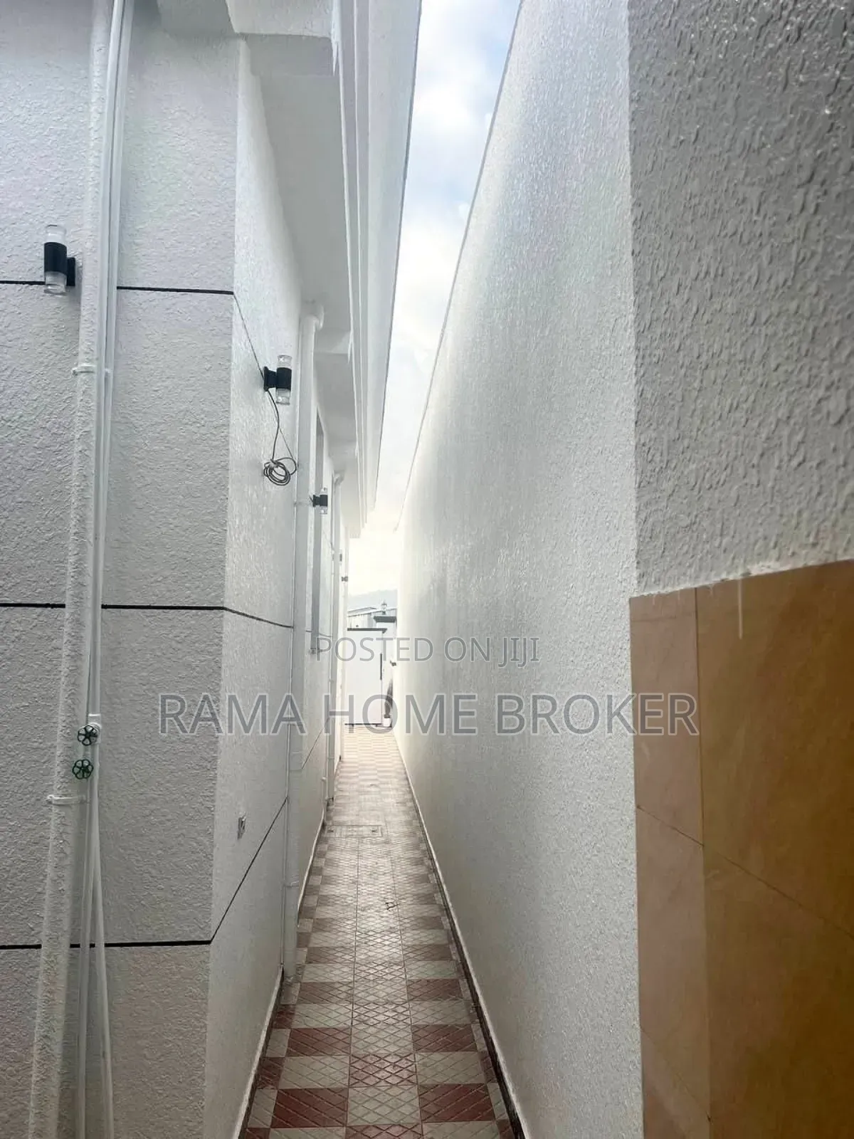 Furnished 8bdrm Block of Flats in Ccd Real Estate, Yeka for sale