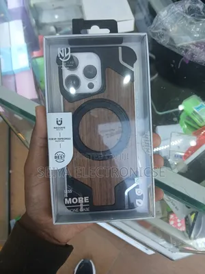 iPhones 16pro Max Metal Frameless Wood Case