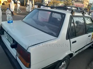 Toyota Corolla 1987 White