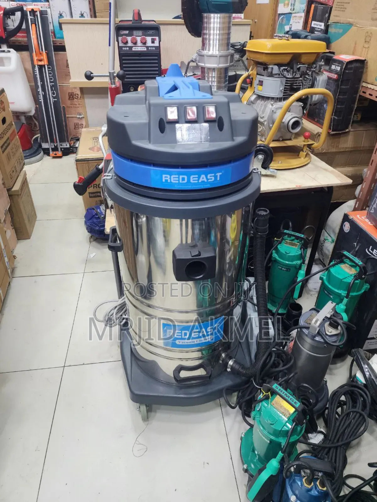Red East 30l Vacuum Cleane