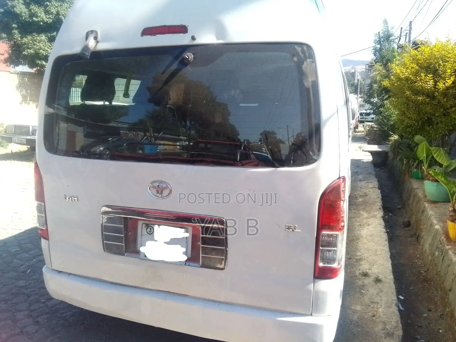 Toyota HiAce 2010 White