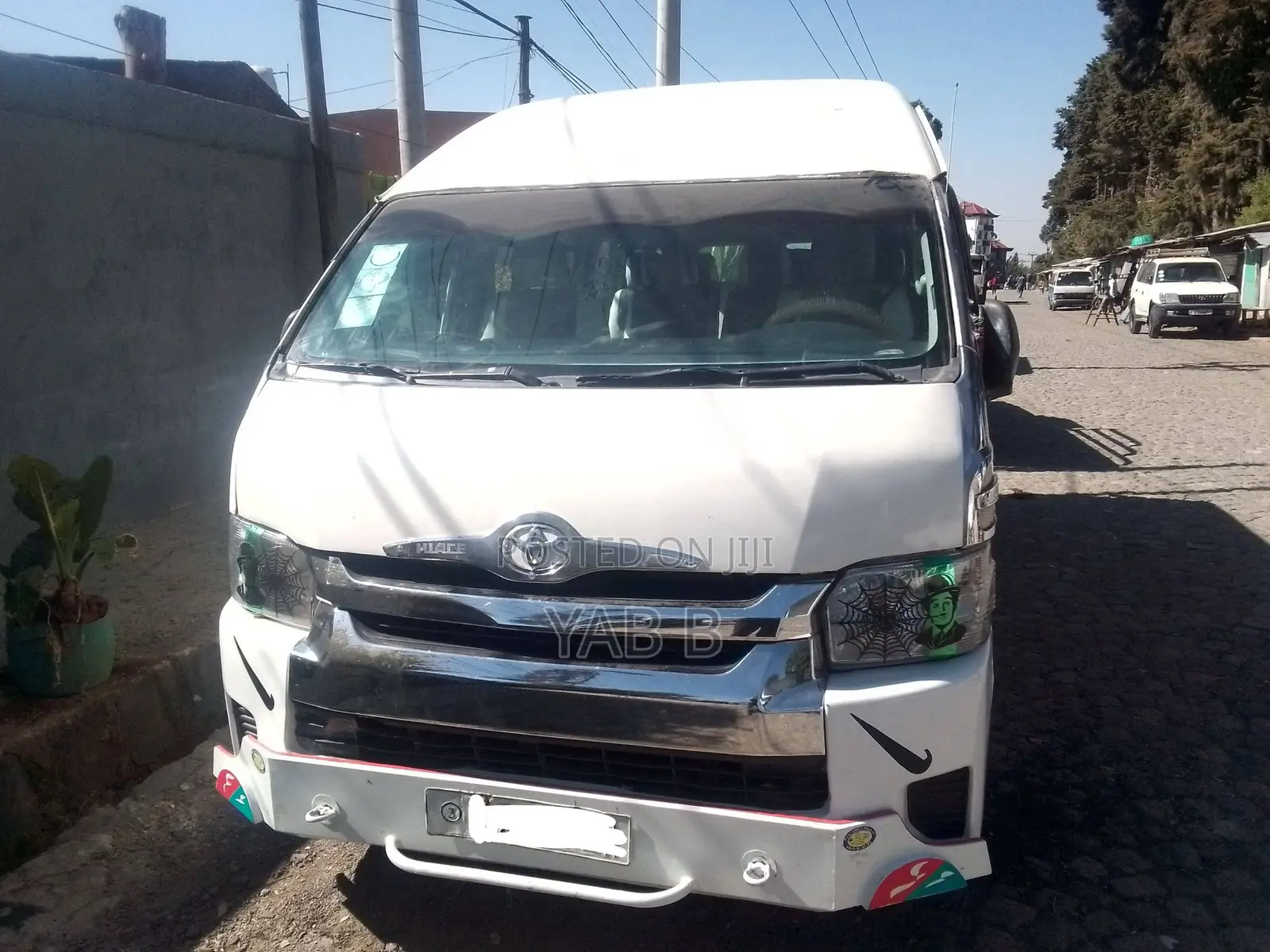 Toyota HiAce 2010 White