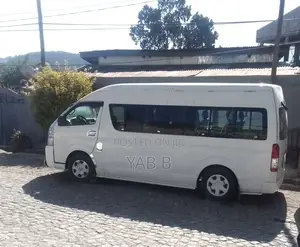 Toyota HiAce 2010 White