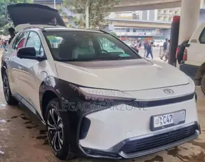 Toyota bZ4X 2023 White