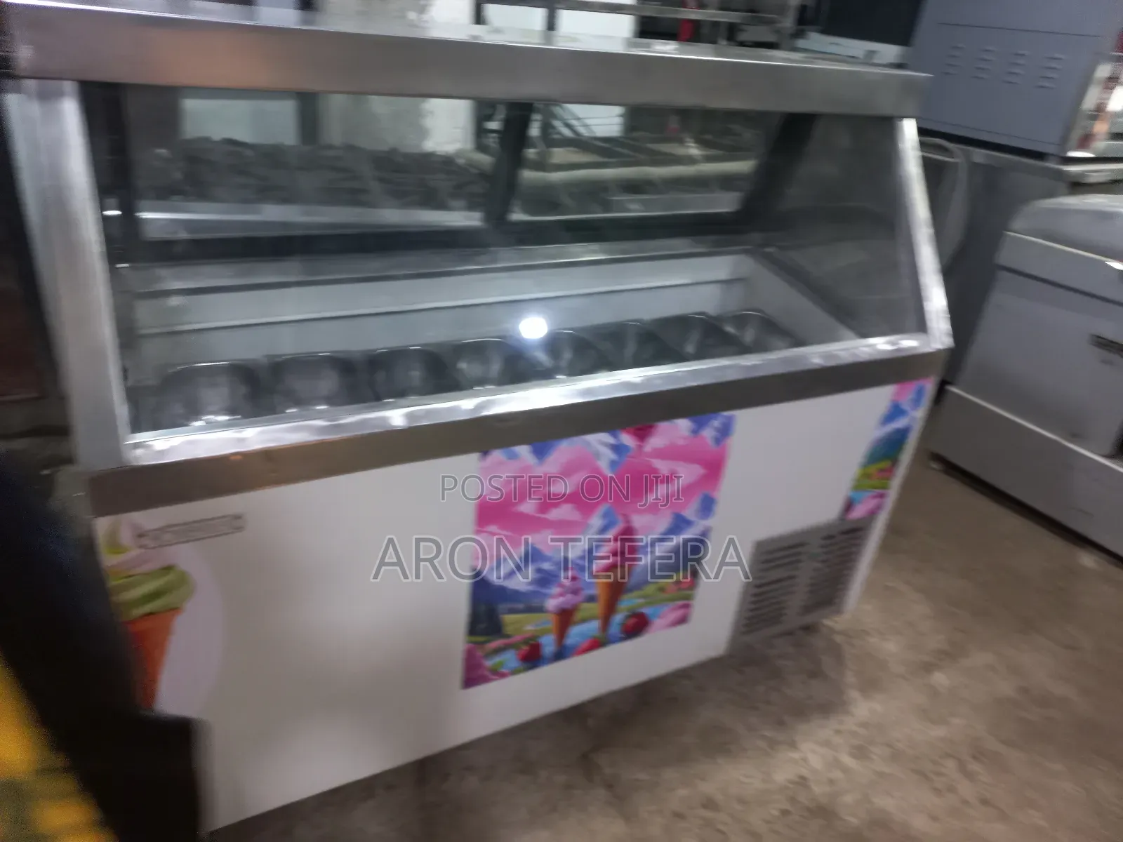 የአይስ ክሬም ፍሪጅ Ice-Cream Refrigerator