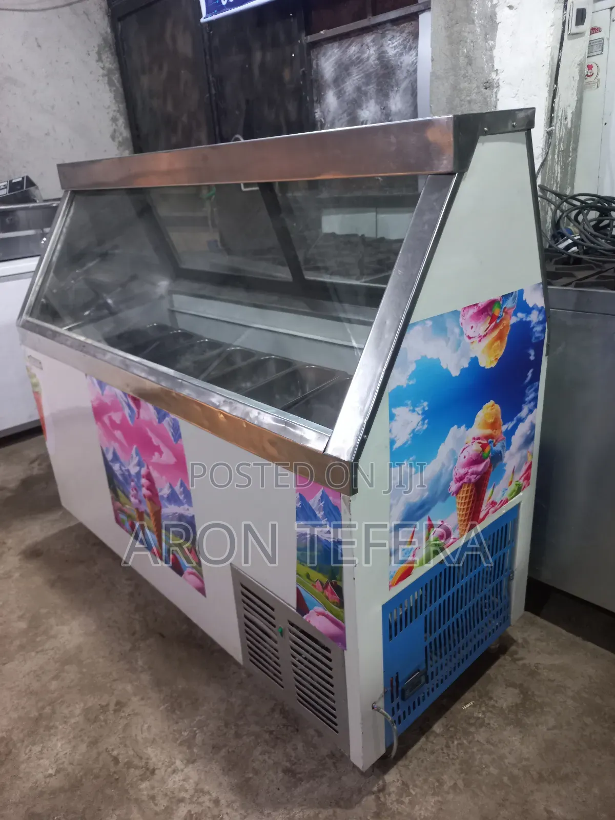 የአይስ ክሬም ፍሪጅ Ice-Cream Refrigerator