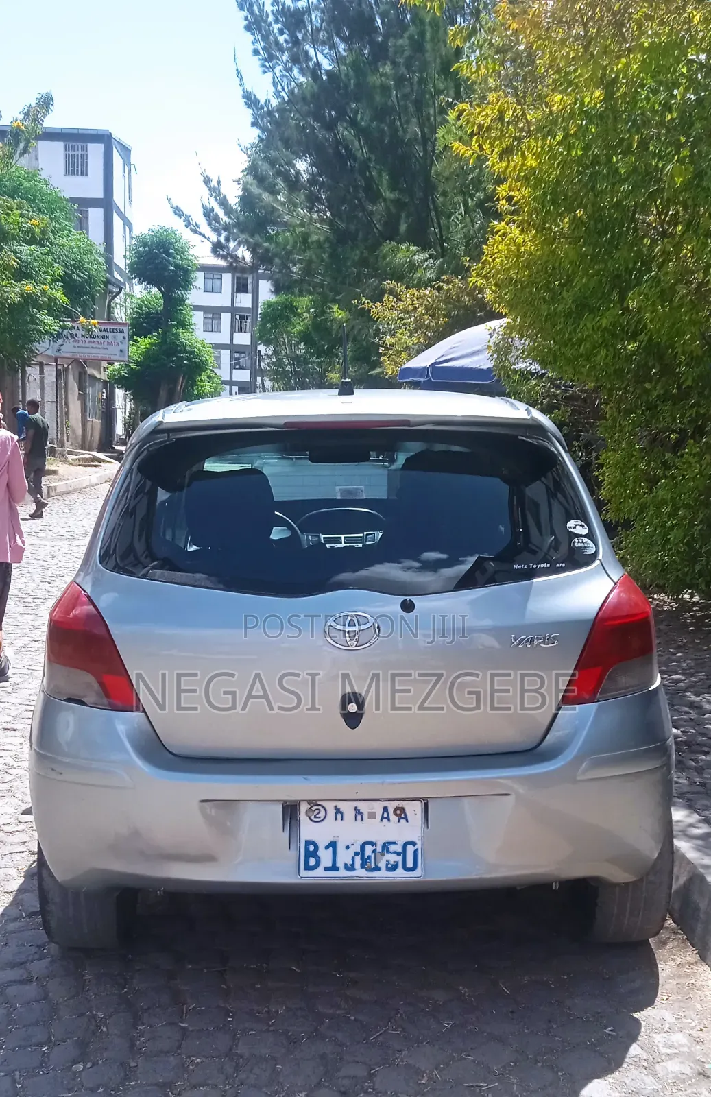 Toyota Yaris Base Sedan 4dr 2010 Silver