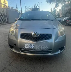 Toyota Yaris 2008 Gray