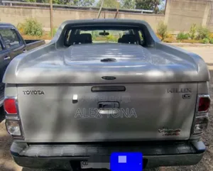 Toyota Hilux 2014 Gold