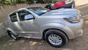 Toyota Hilux 2014 Gold