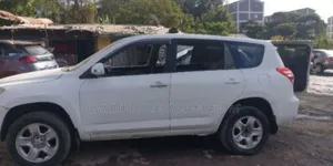 Toyota RAV4 2010 Ivory