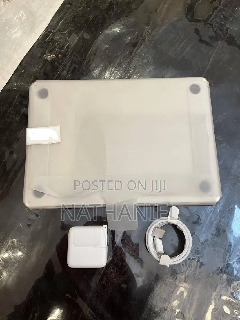 New Laptop Apple MacBook Air 2025 M4 13-Inch 16GB Apple M4 SSD 256GB