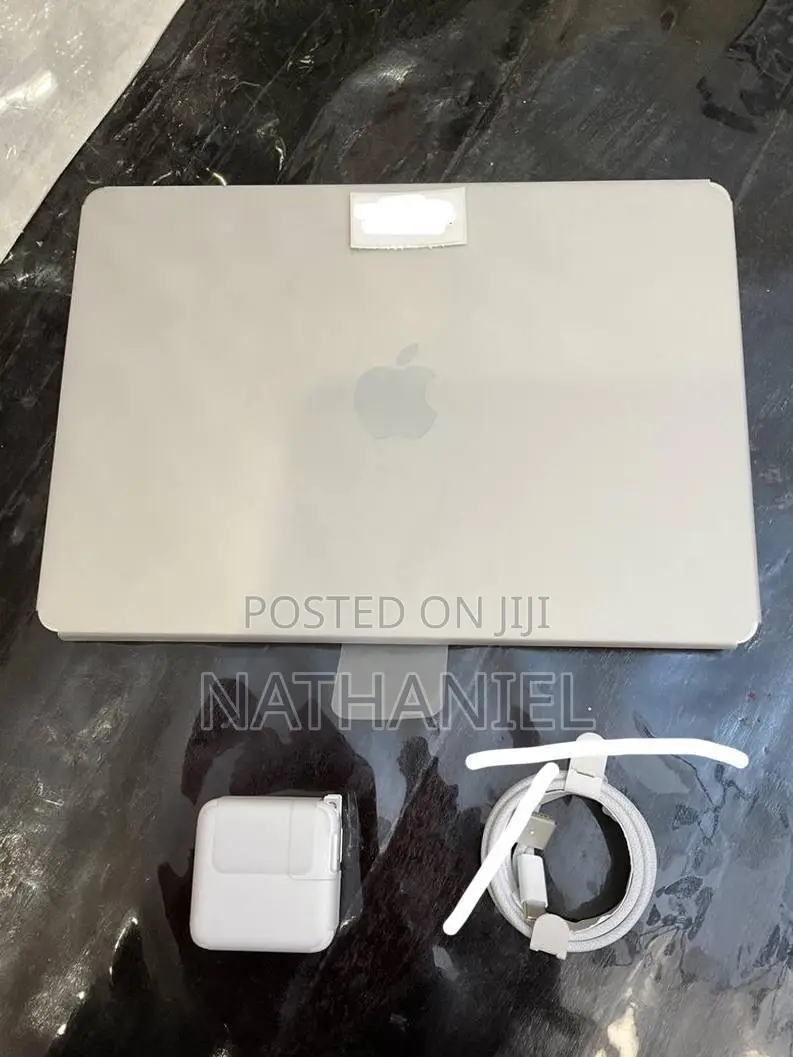 New Laptop Apple MacBook Air 2025 M4 13-Inch 16GB Apple M4 SSD 256GB