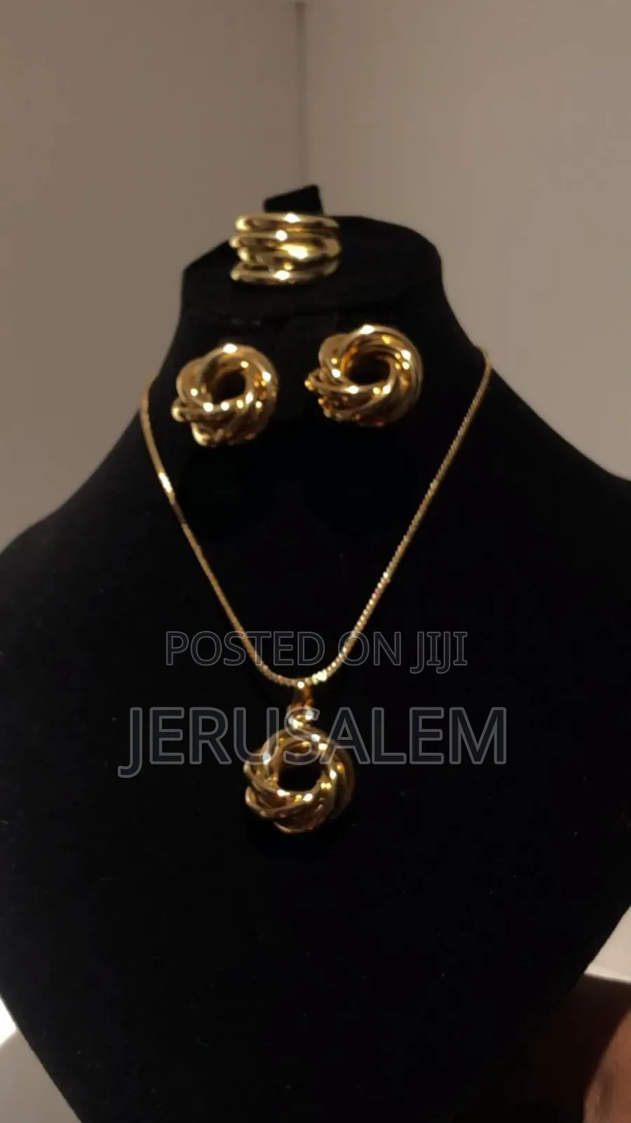 Elegant Jewellery Set