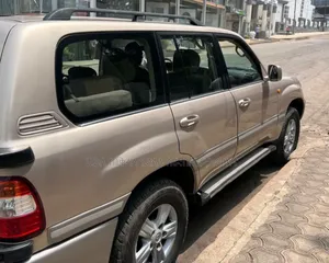 Toyota Land Cruiser 2005 Pink