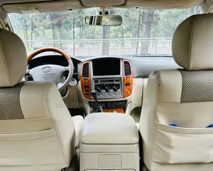 Toyota Land Cruiser 2005 Pink