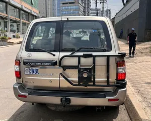 Toyota Land Cruiser 2005 Pink