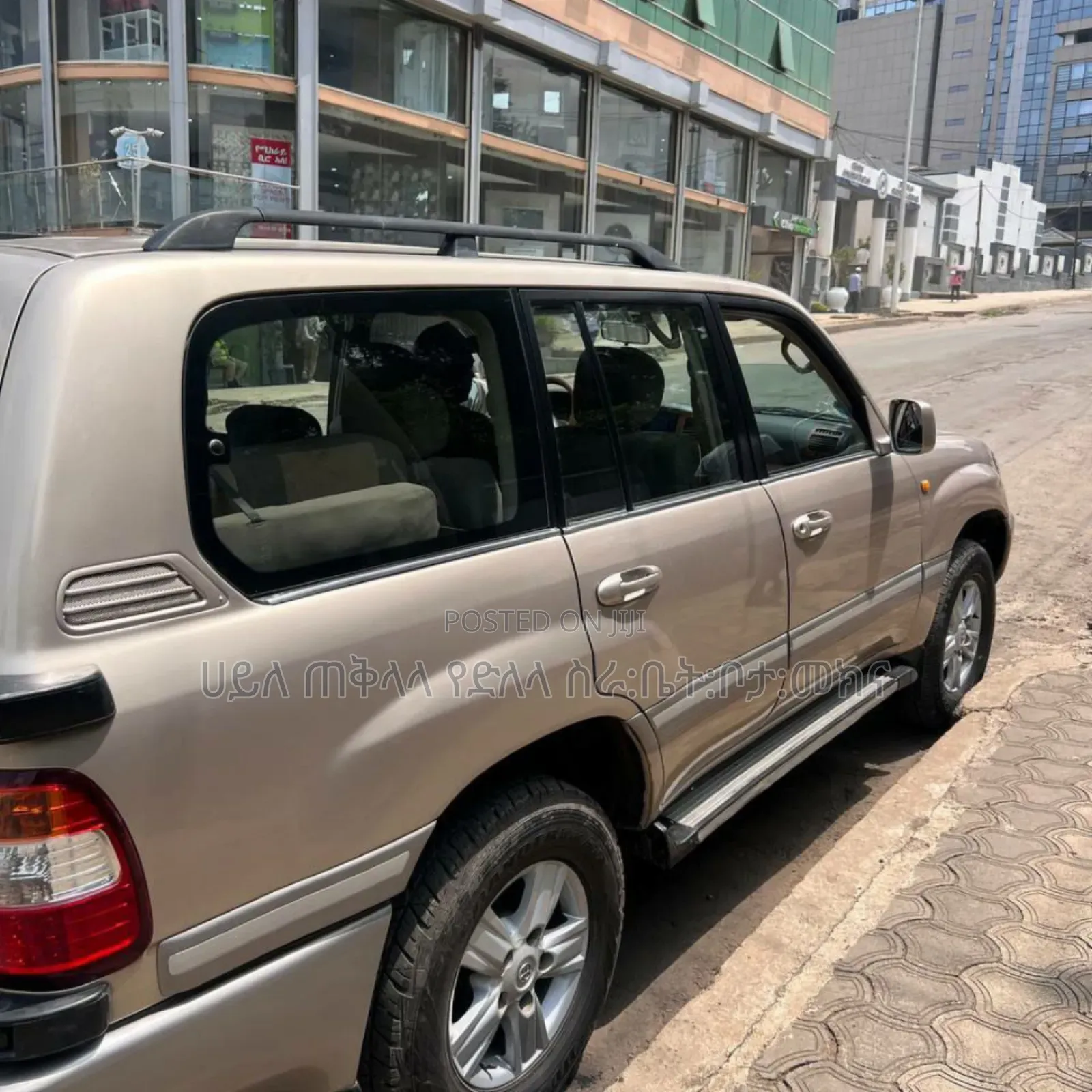 Toyota Land Cruiser 2005 Pink