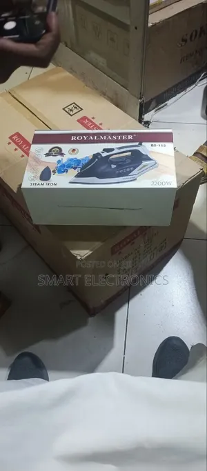 Royal Master Bs-115 Steam Iron. Model: Bs-115 Power: 2200w