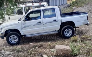 Toyota Hilux 2.5 Cab 2005 White
