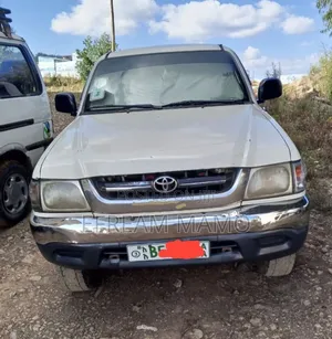 Toyota Hilux 2.5 Cab 2005 White