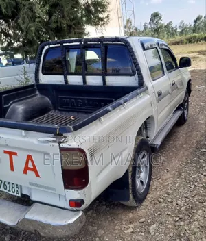 Toyota Hilux 2.5 Cab 2005 White