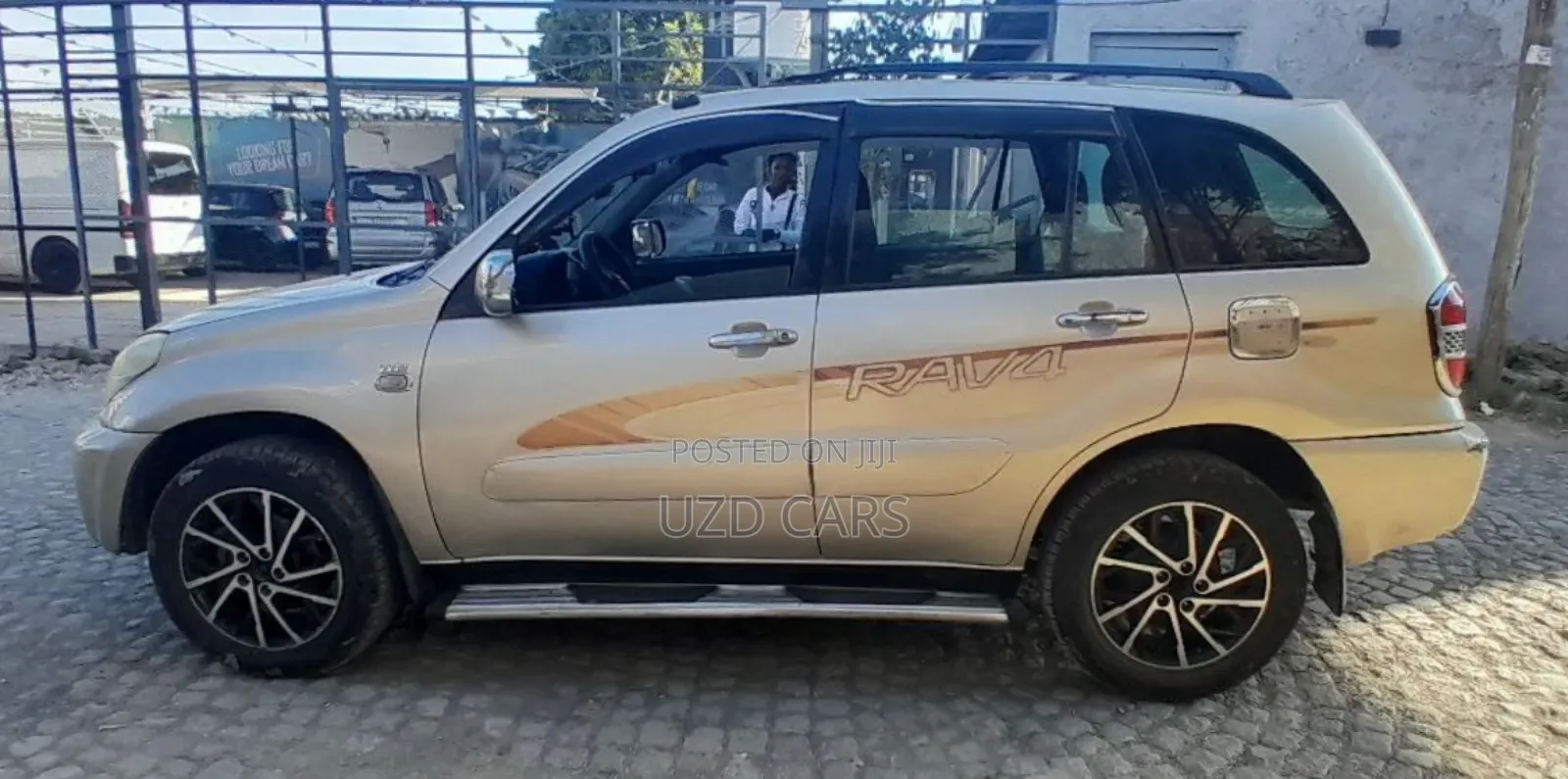 Toyota RAV4 2.0 4x4 2005 Gold