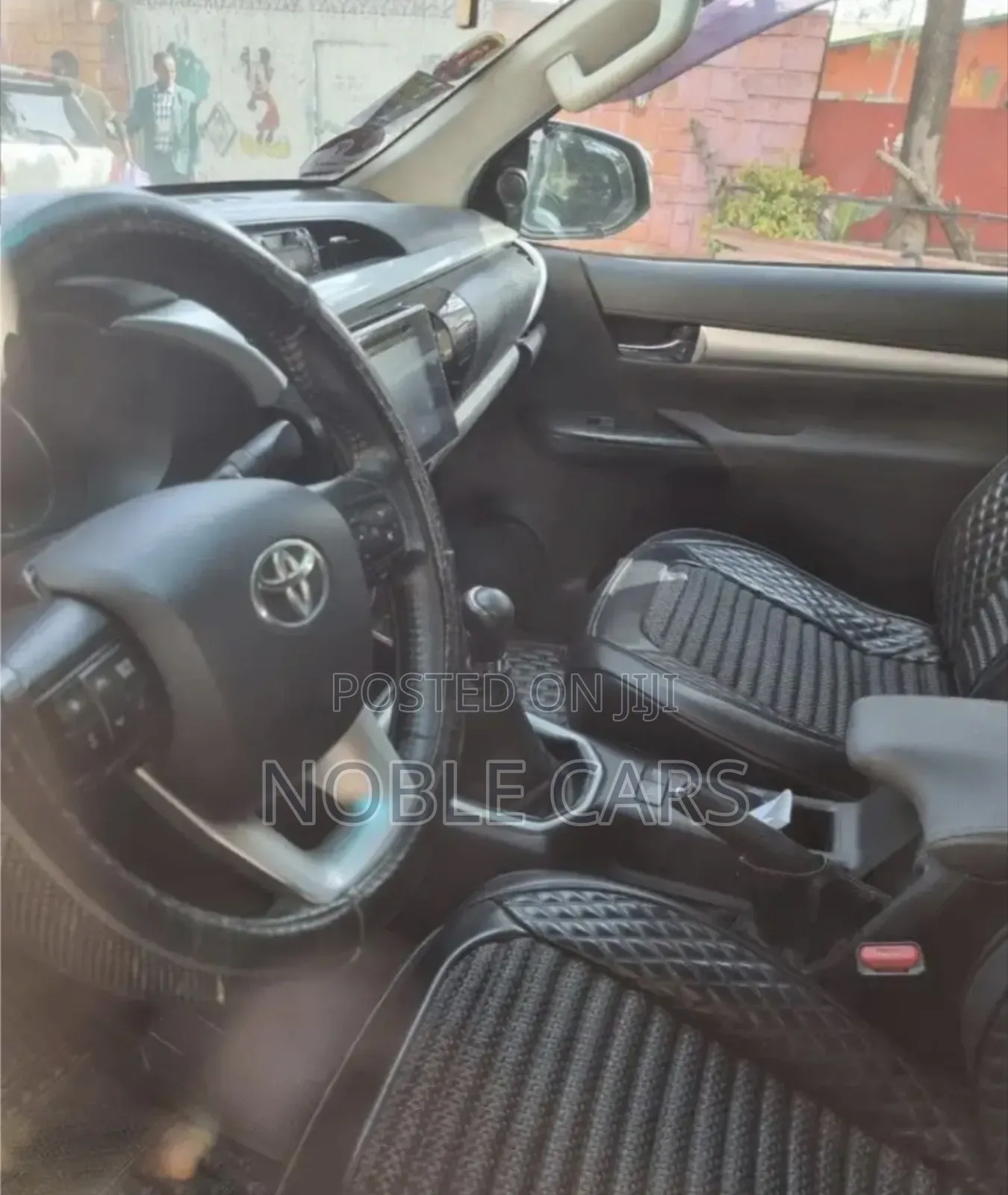 Toyota Hilux 2020 Gold