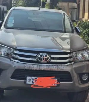 Toyota Hilux 2020 Gold