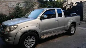 Toyota Hilux 2010 Gold