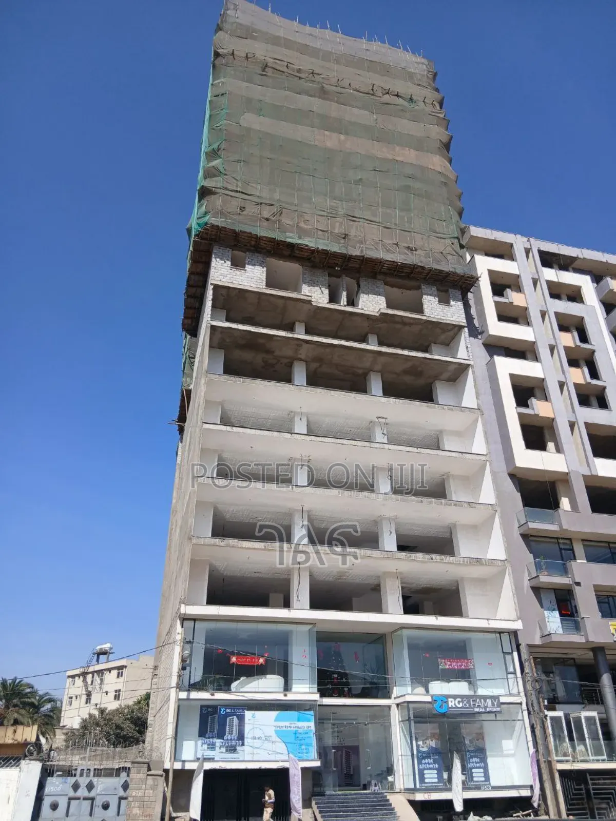 ቦሌ መድሃኒያለም ዋና አስፓልት ላይ 95% የተጠናቀቁ የንግድ ሱቆችን እየሸጥን እንገኛለን