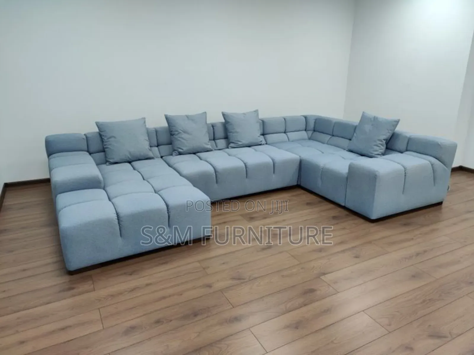 U Shape Couch to Elevate Your Living. ሶፋ