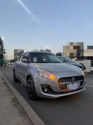 Suzuki Swift 2022 Silver