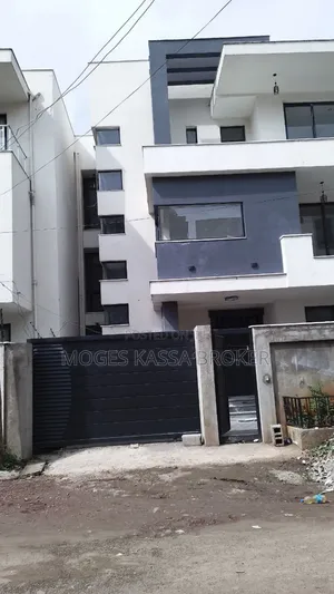 8bdrm House in መኖርያ ቤት, Yeka for sale