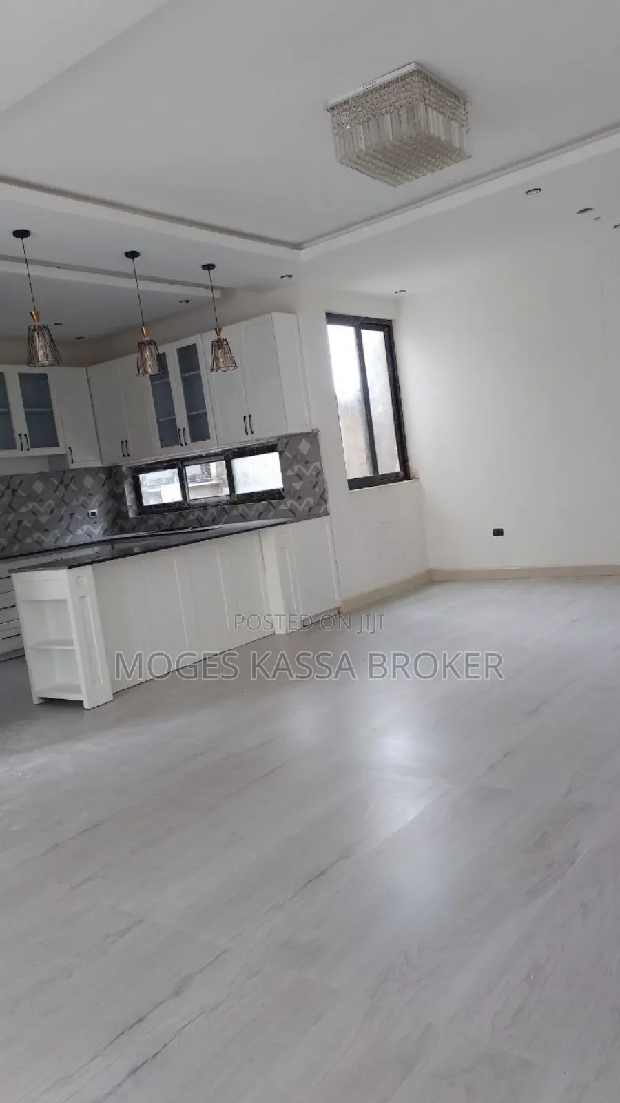 8bdrm House in መኖርያ ቤት, Yeka for sale