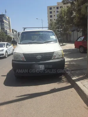 Toyota HiAce 2007 White