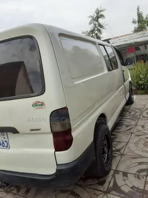Toyota HiAce 2007 White