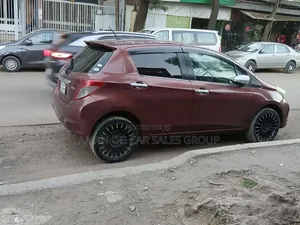 Toyota Yaris 2011 Burgundy