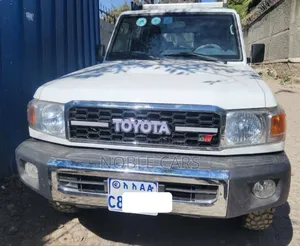 Toyota Land Cruiser 2015 Ivory