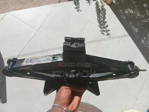 Car Jack(ክሪክ)