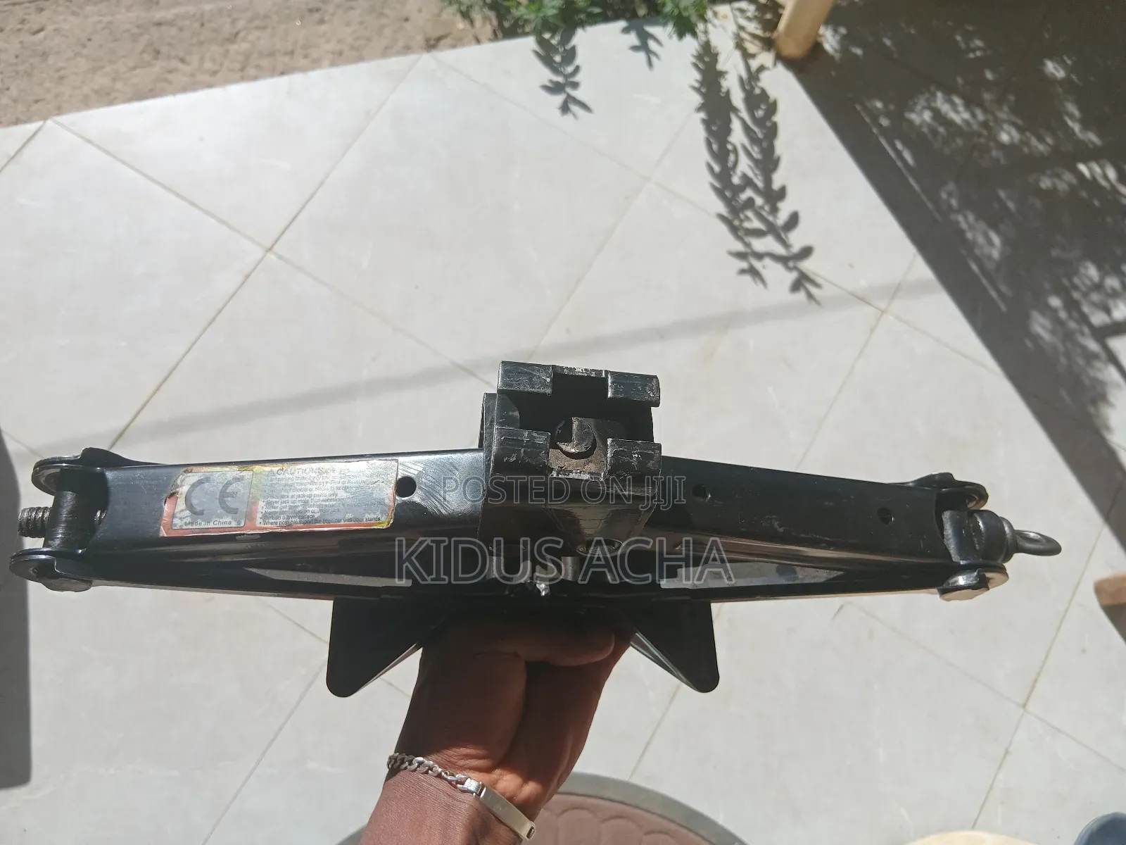 Car Jack(ክሪክ)
