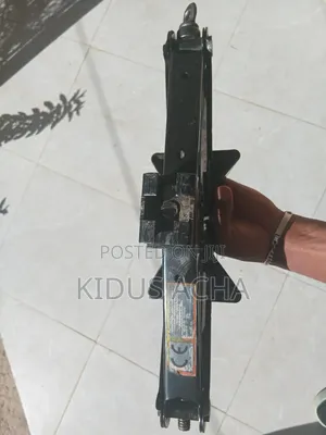 Car Jack(ክሪክ)