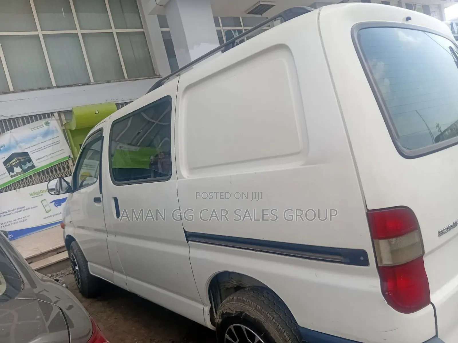 Toyota HiAce 2006 White