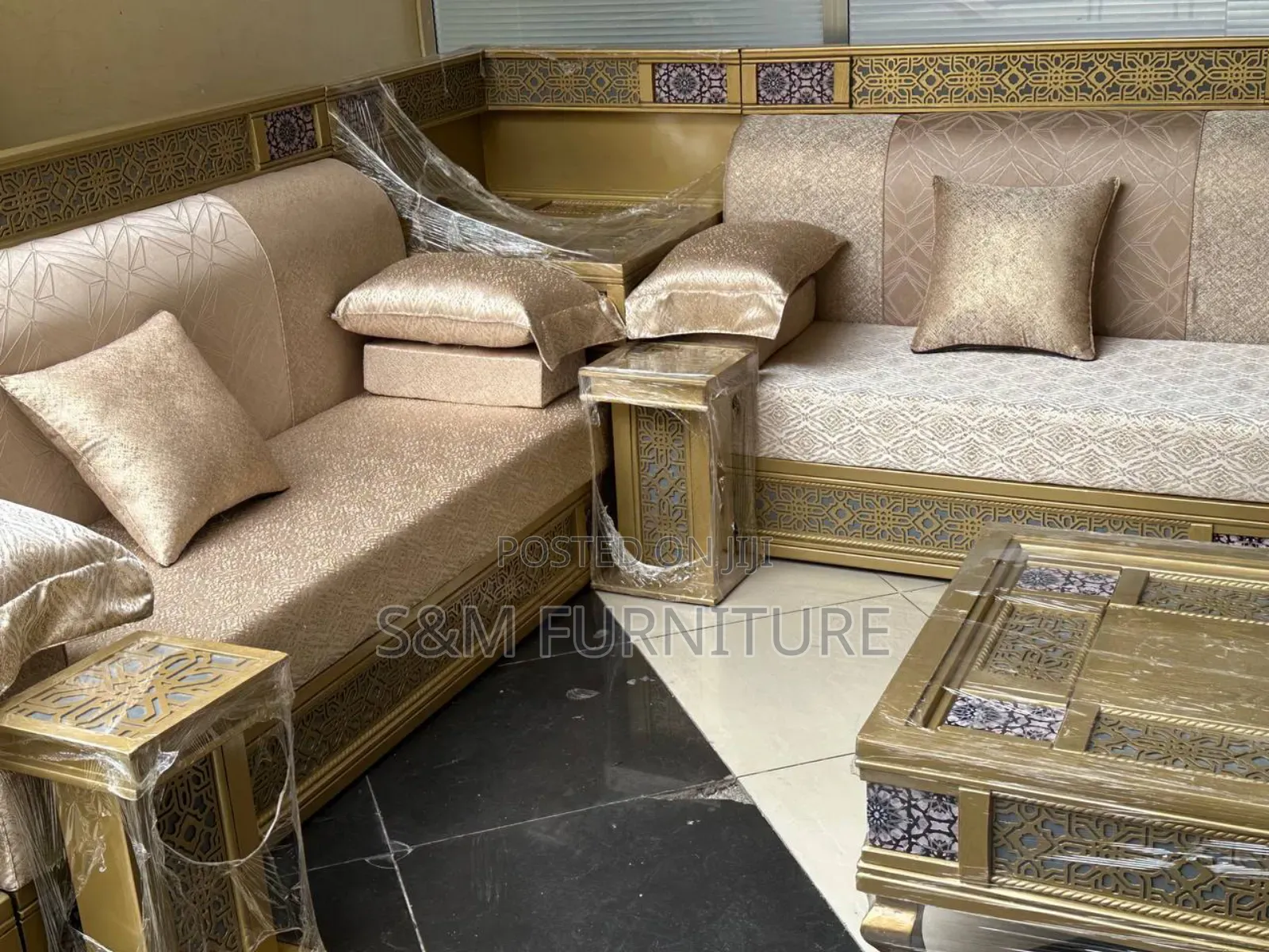 Grandeur Arabian Majlis for Modern Living. አረቢያን መጅሊስ