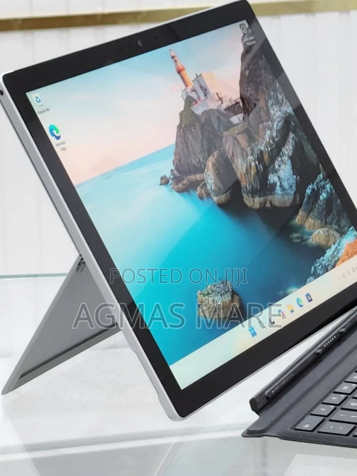 New Laptop Microsoft Surface 8GB Intel Core I7 SSD 256GB