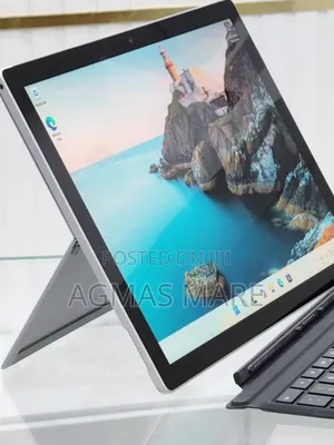 New Laptop Microsoft Surface 8GB Intel Core I7 SSD 256GB