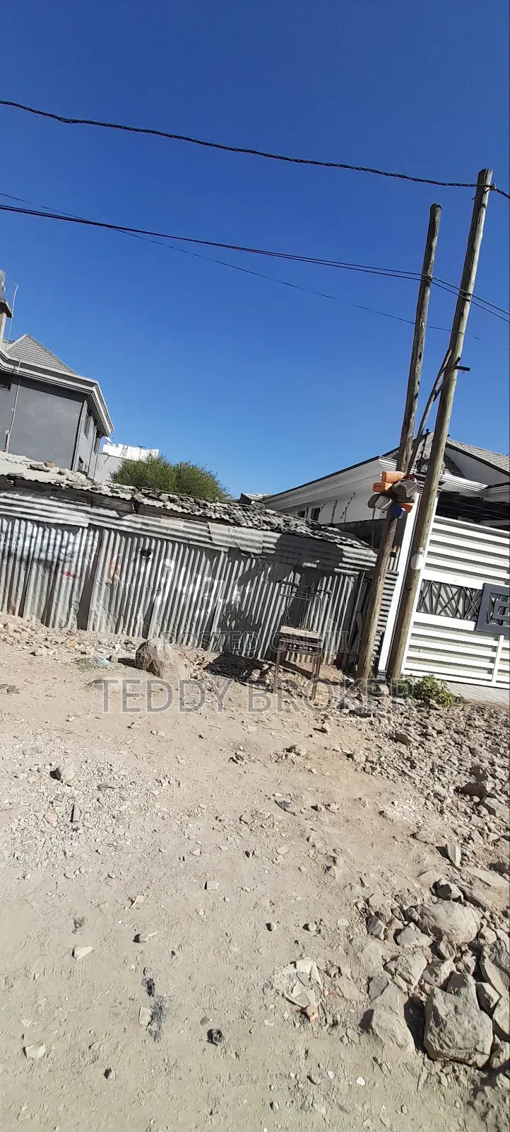 አስቸኳይ ለሽያጭ የወጣ ቦታ ሃይሌ ጋርመንት