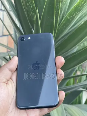 Apple iPhone SE (2020) 64 GB Black